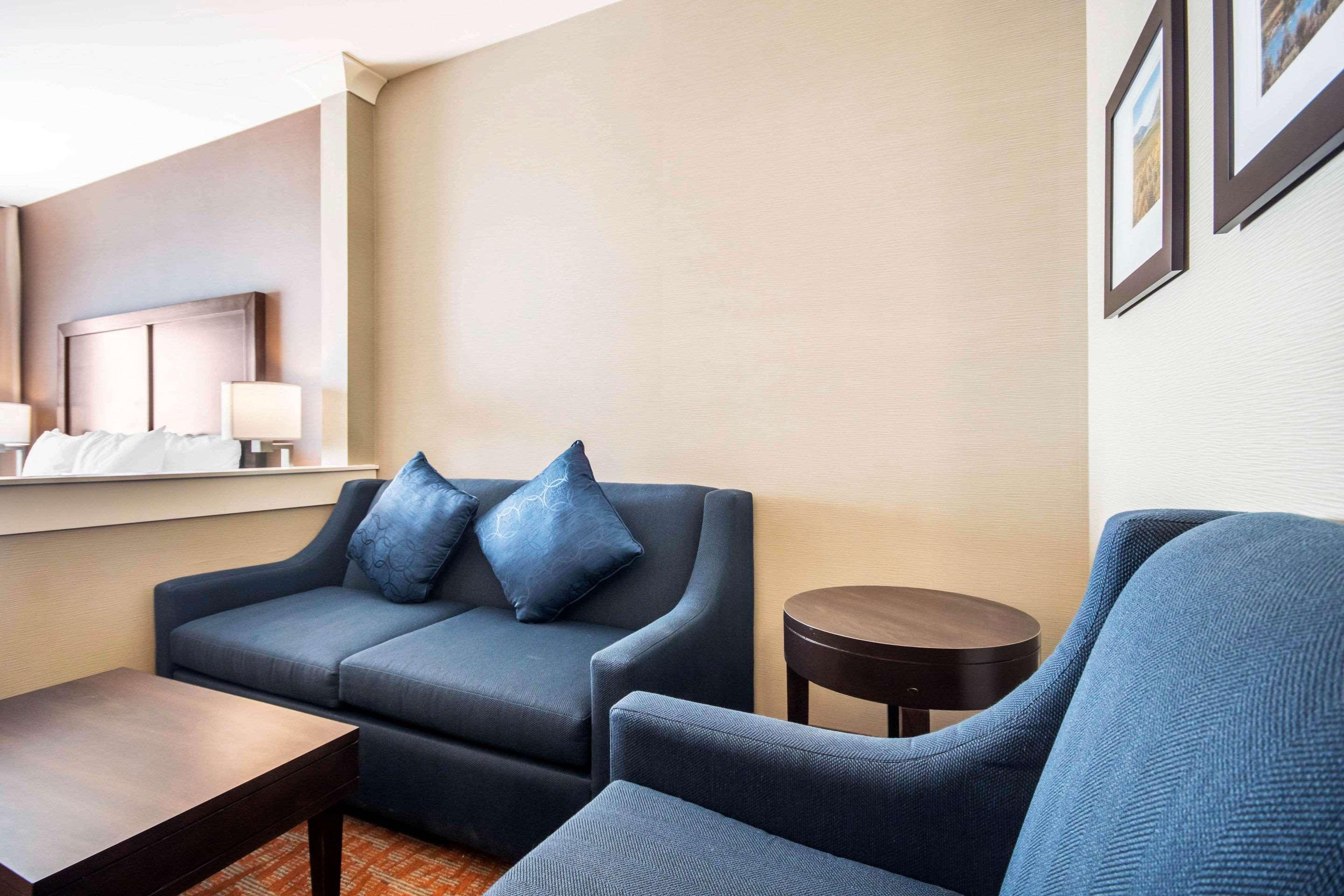 Comfort Inn & Suites מריט מראה חיצוני תמונה