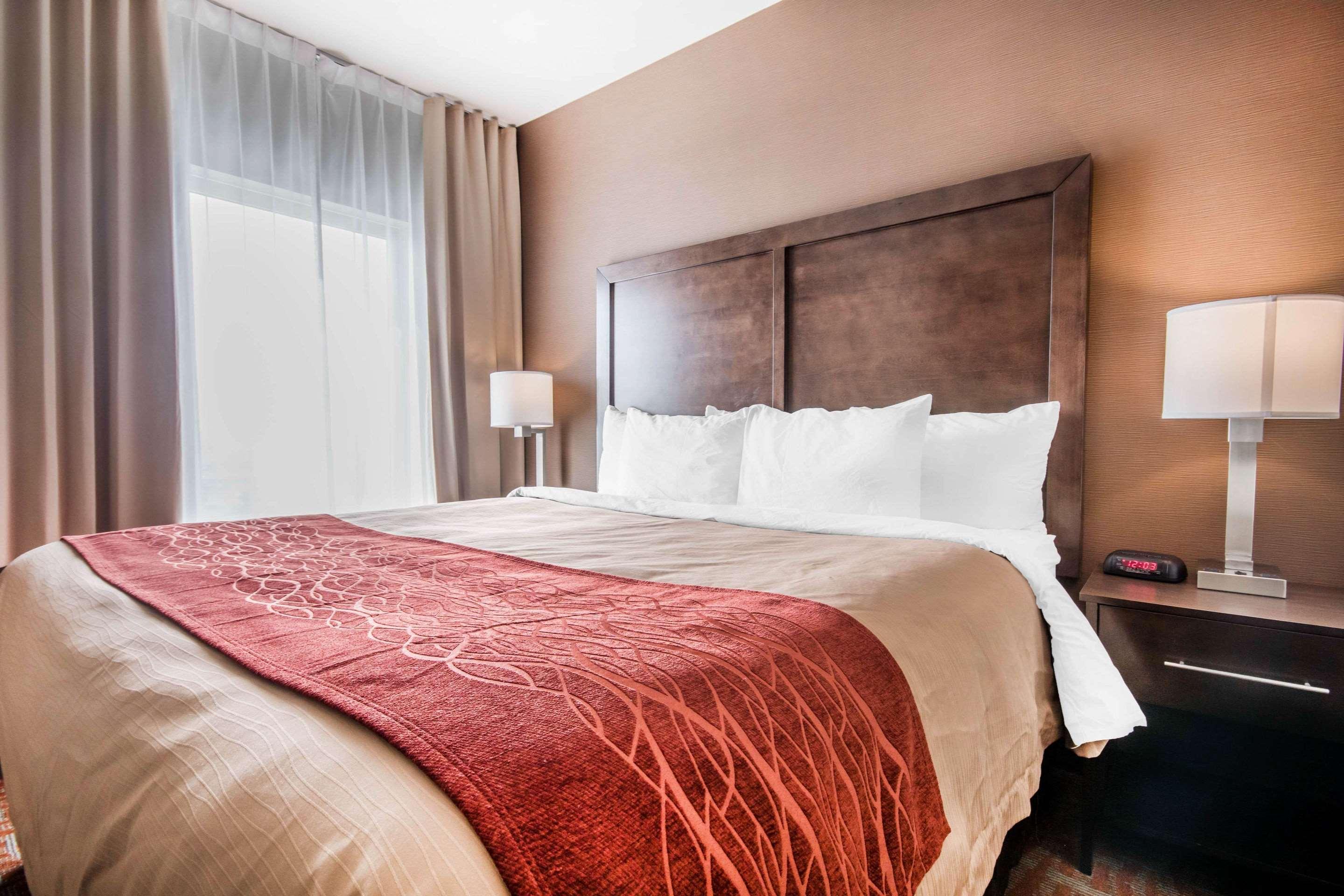 Comfort Inn & Suites מריט מראה חיצוני תמונה