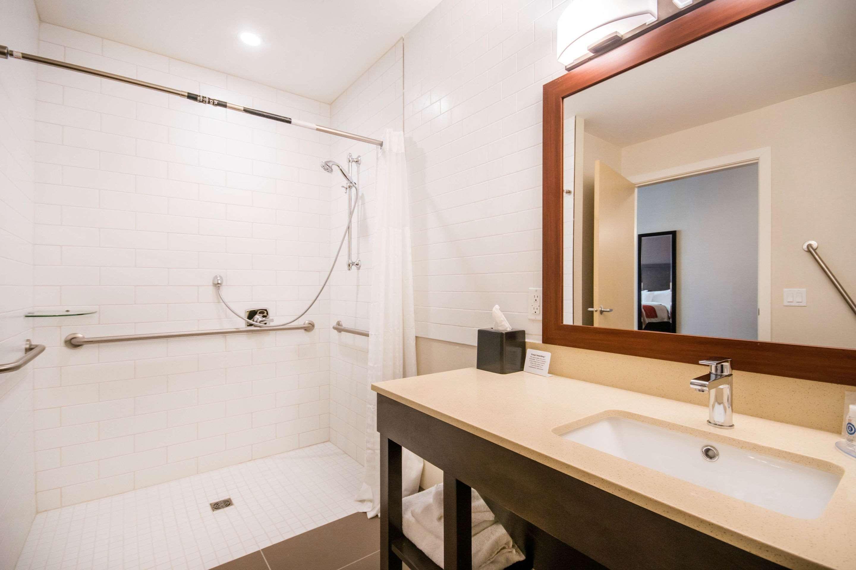 Comfort Inn & Suites מריט מראה חיצוני תמונה
