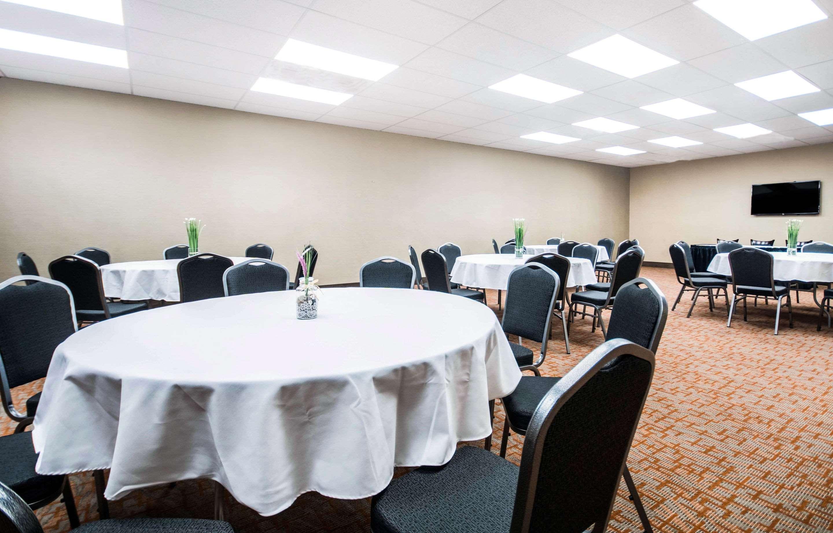 Comfort Inn & Suites מריט מראה חיצוני תמונה