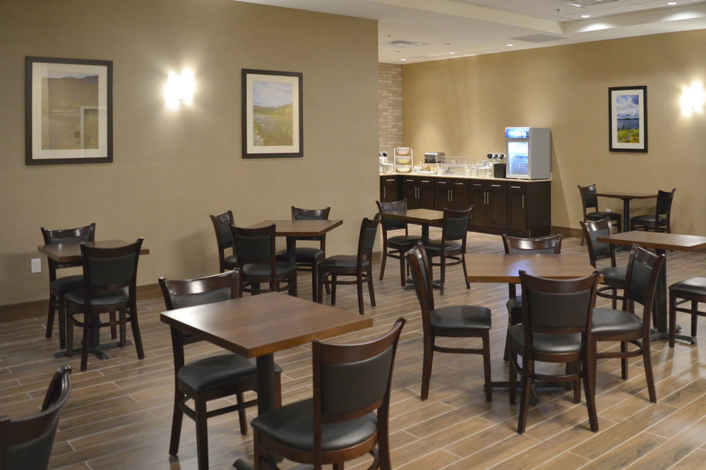 Comfort Inn & Suites מריט מראה חיצוני תמונה